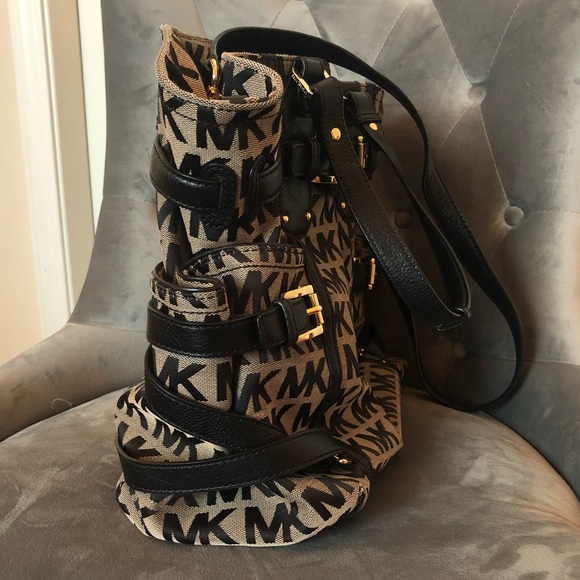 ❗️Sold❗️Michael Kors Purse Traditional MK Print - Picture 4 of 8